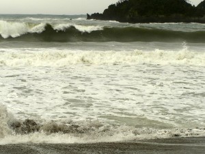 台風接近の弓ヶ浜