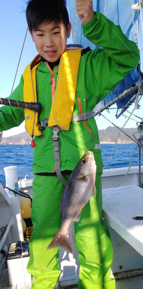 弓ヶ浜沖でイサキ釣り